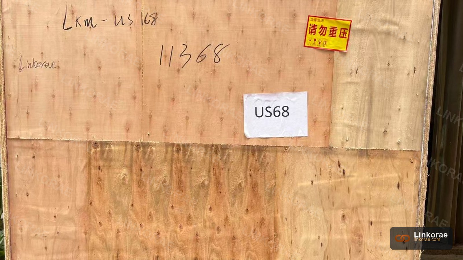 An export plywood crate marked for the US — the packed piece a DDP quote is actually pricing